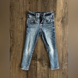 Gap Size 6 Girls Skinny Jeans. Like New. Hook closure.